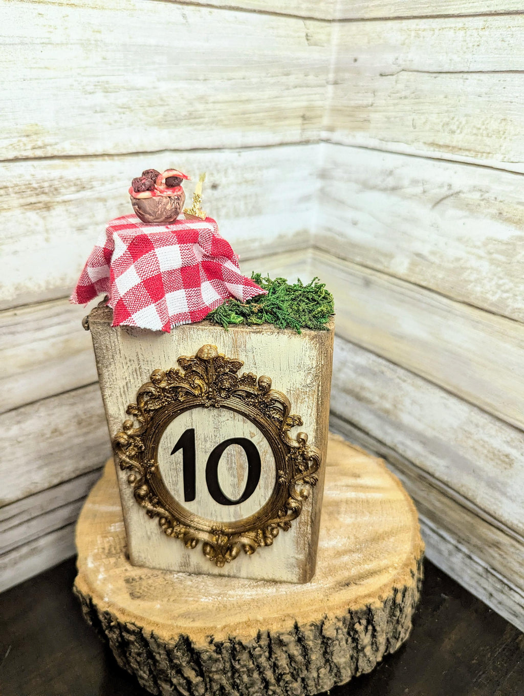 Disney Lady and the Tramp table number decor, Disney wedding table numbers, Disney wedding decor, Disney wedding, Disney table number