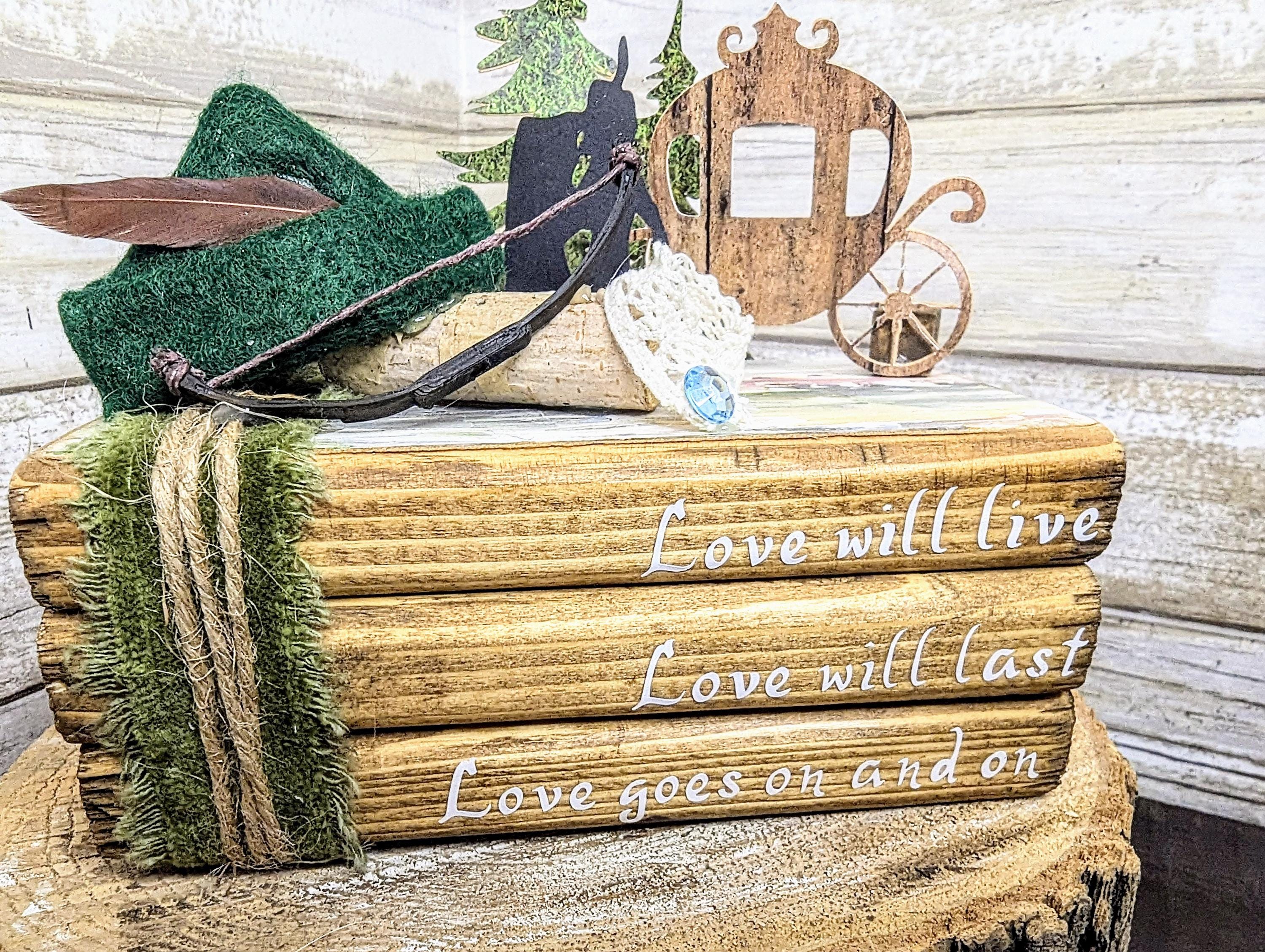 Disney Robinhood decor, Disney wedding couple decor, Disney wedding centerpiece Robinhood and maid Marion table decor, Disney gift