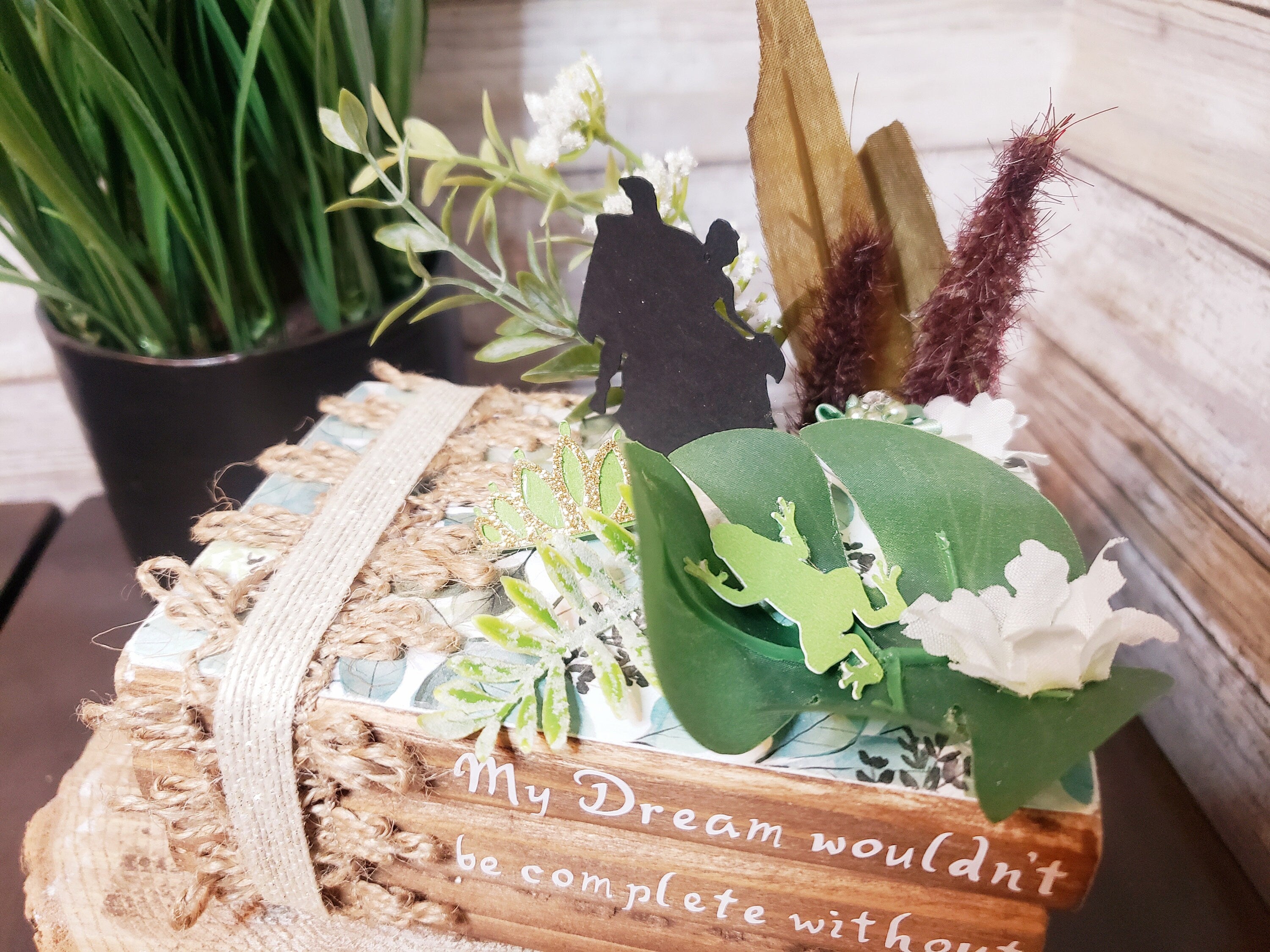 Disney wedding decor, Disney Tiana decor, Princess and frog centerpiece, Disney wedding centerpiece Princess and frog party decor, Tiana