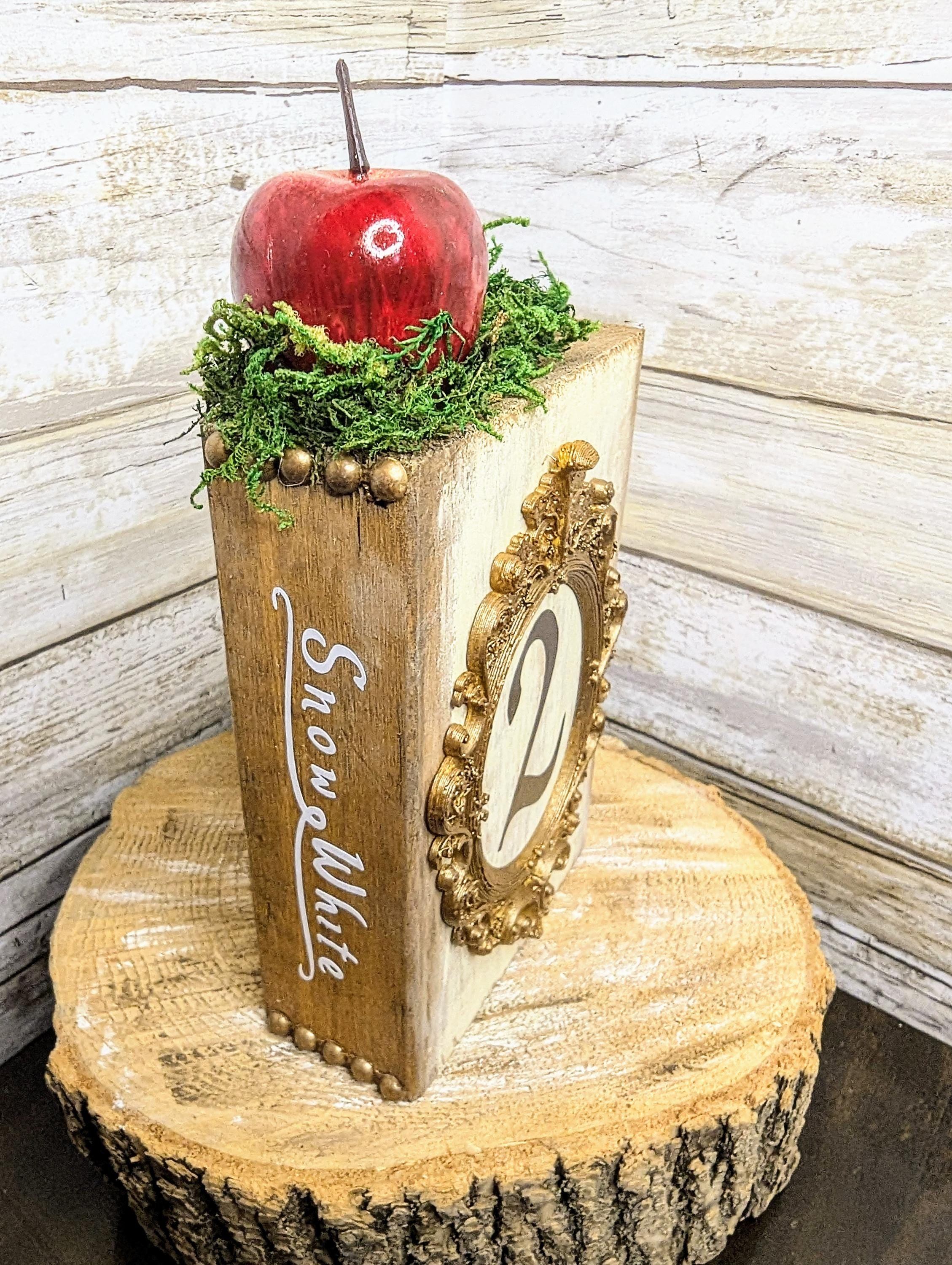 Disney Snow White table number decor, Disney wedding party table number decor,Disney wedding, Disney princess table numbers