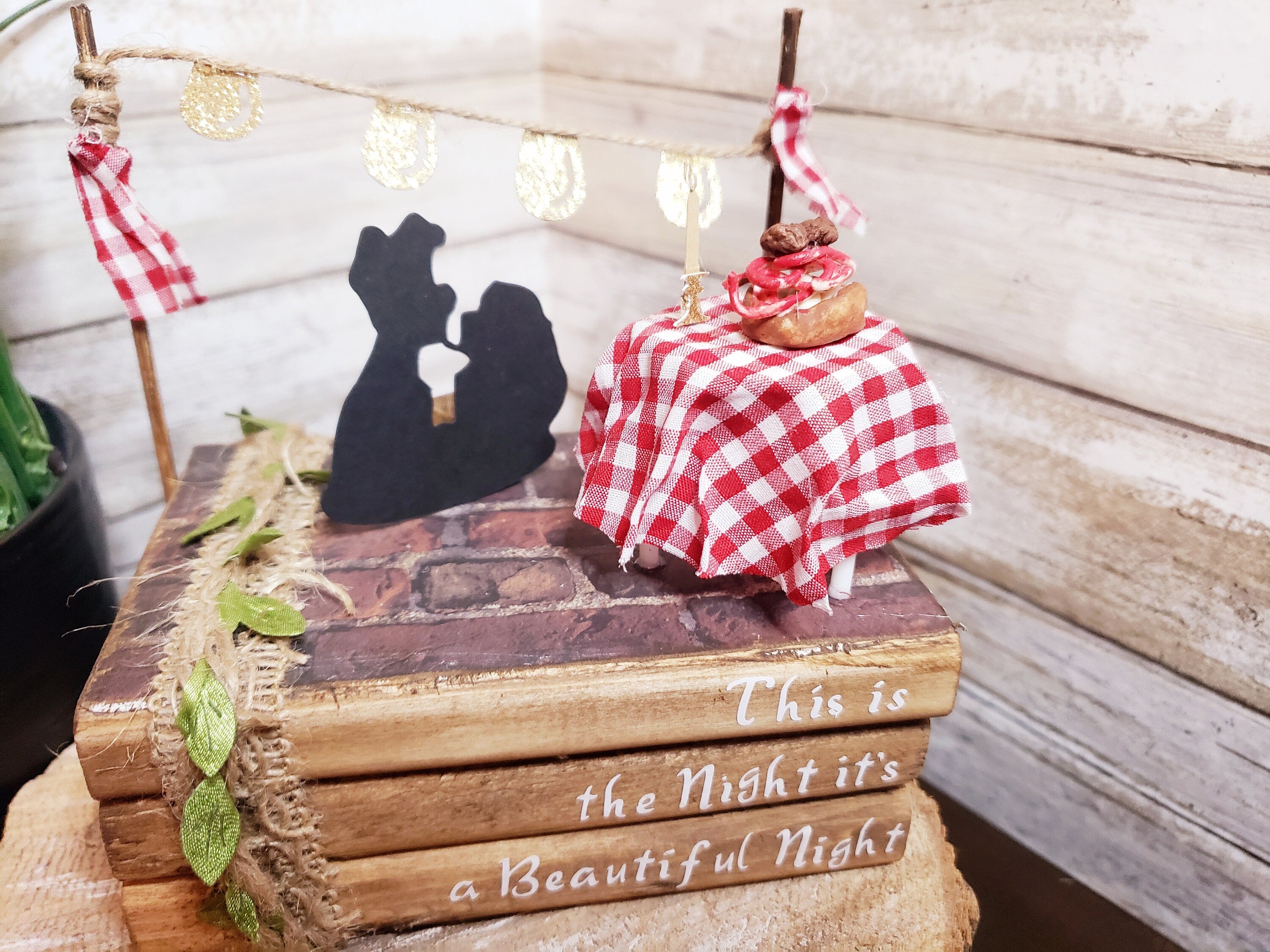 Lady and tramp decor, Lady and Tramp centerpiece, Disney Wedding table decor centerpiece, Disney couple decor gift, Disney party