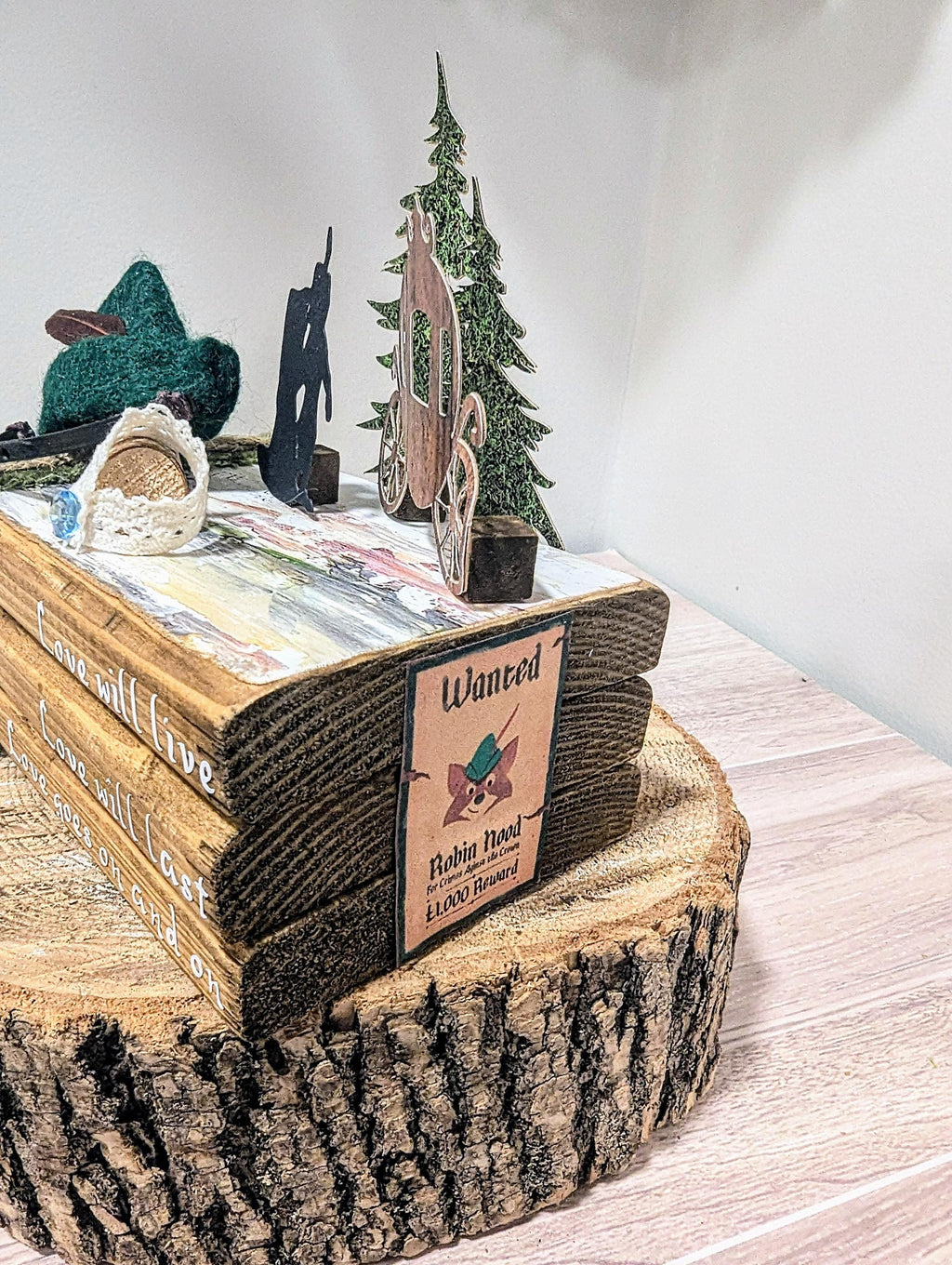 Disney Robinhood decor, Disney wedding couple decor, Disney wedding centerpiece Robinhood and maid Marion table decor, Disney gift